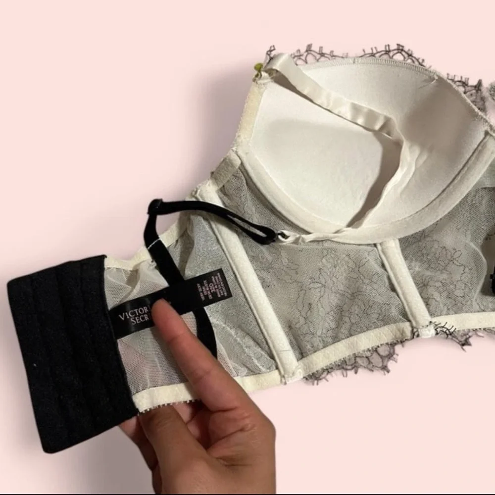 Victoria’s Secret corset Elegant Lace Bra - White & Black with green/yellow Bow - Picture 3 of 3